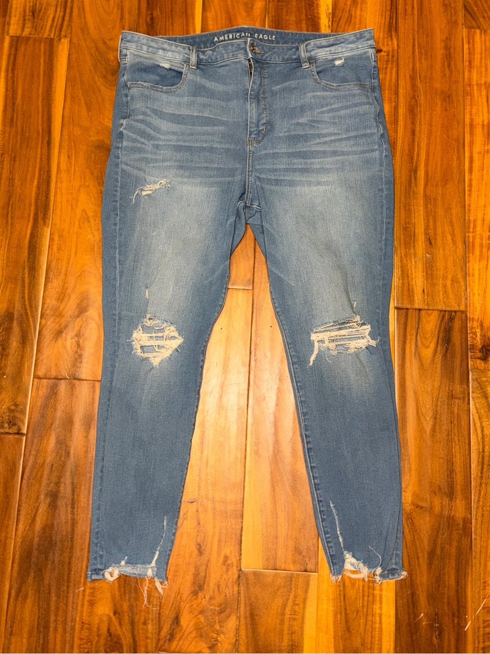 American Eagle Outfitters Women's Light Blue Ripped Skinny Jeans
